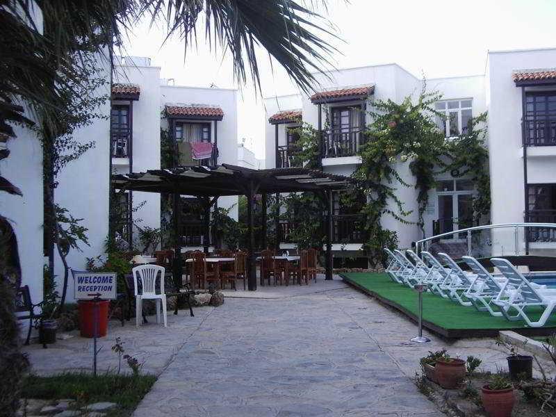 Orion Hotel Бітез Екстер'єр фото