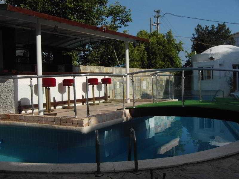 Orion Hotel Бітез Екстер'єр фото