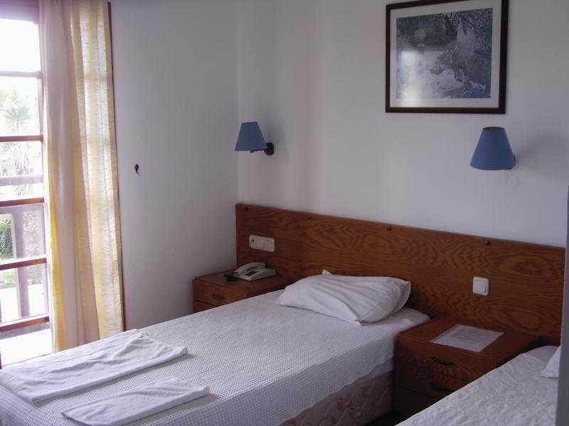 Orion Hotel Бітез Екстер'єр фото